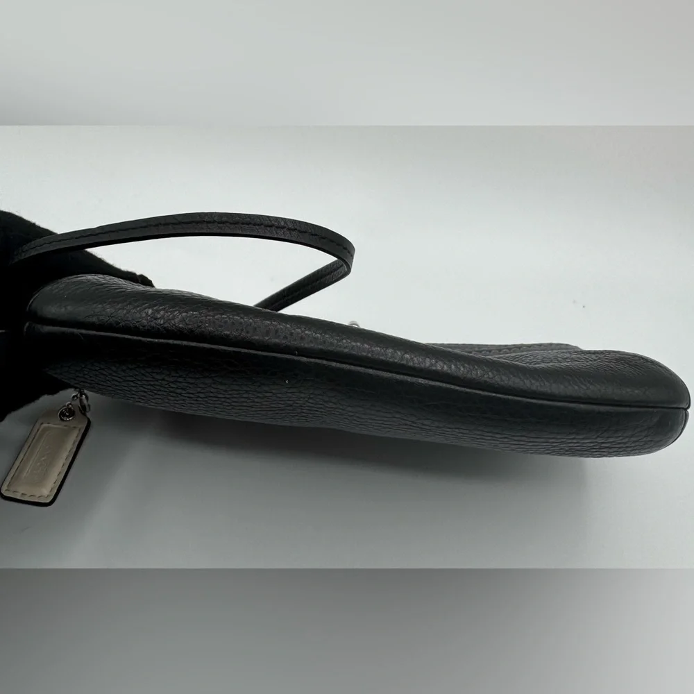 Coach Black Leather Turn lock Wristlet | Very Good Condition